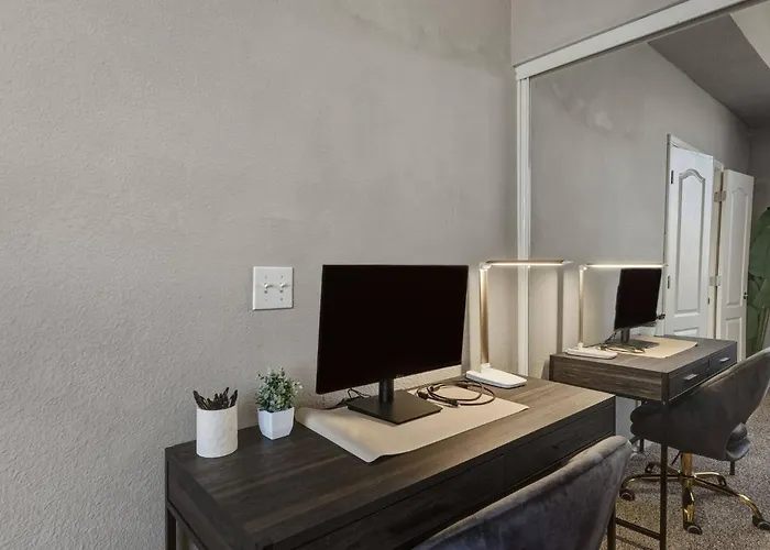Ascent 1070 2br L 2ba L Free Parking L Pool L Gym Apartment