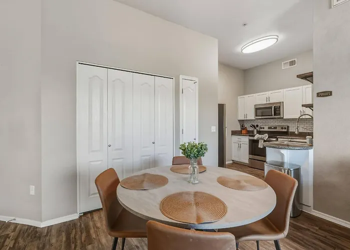 Apartment Ascent 1070 2br L 2ba L Free Parking L Pool L Gym
