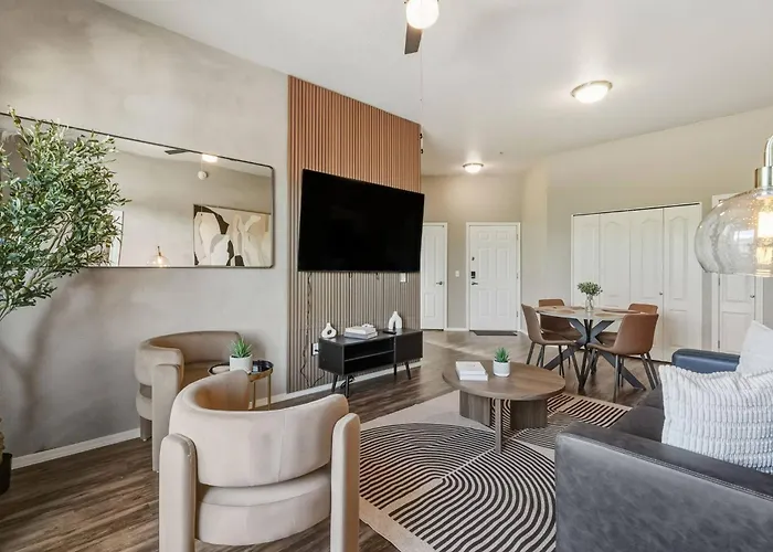 Apartment Ascent 1070 2br L 2ba L Free Parking L Pool L Gym